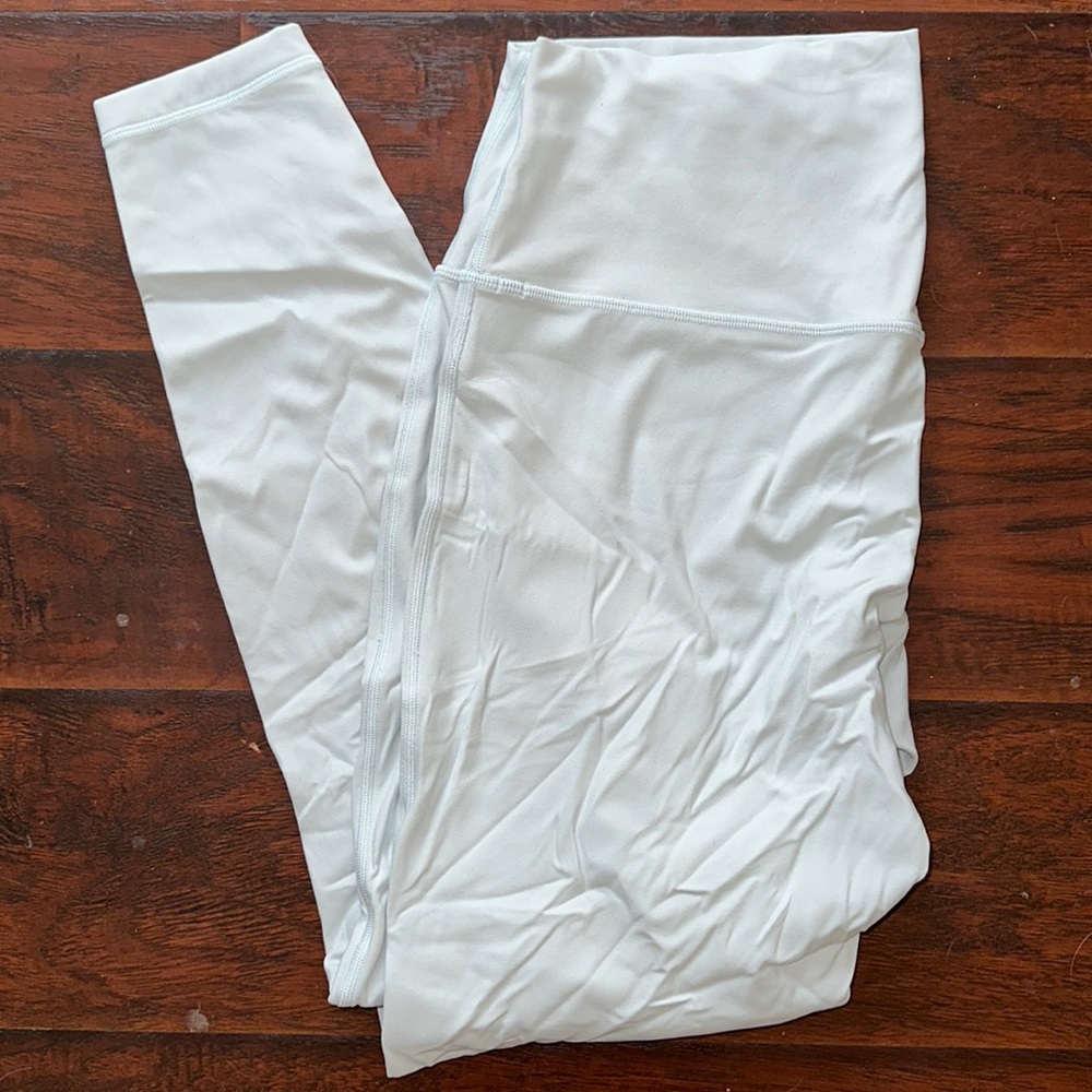 NWOT Lululemon HR Leggings 28”